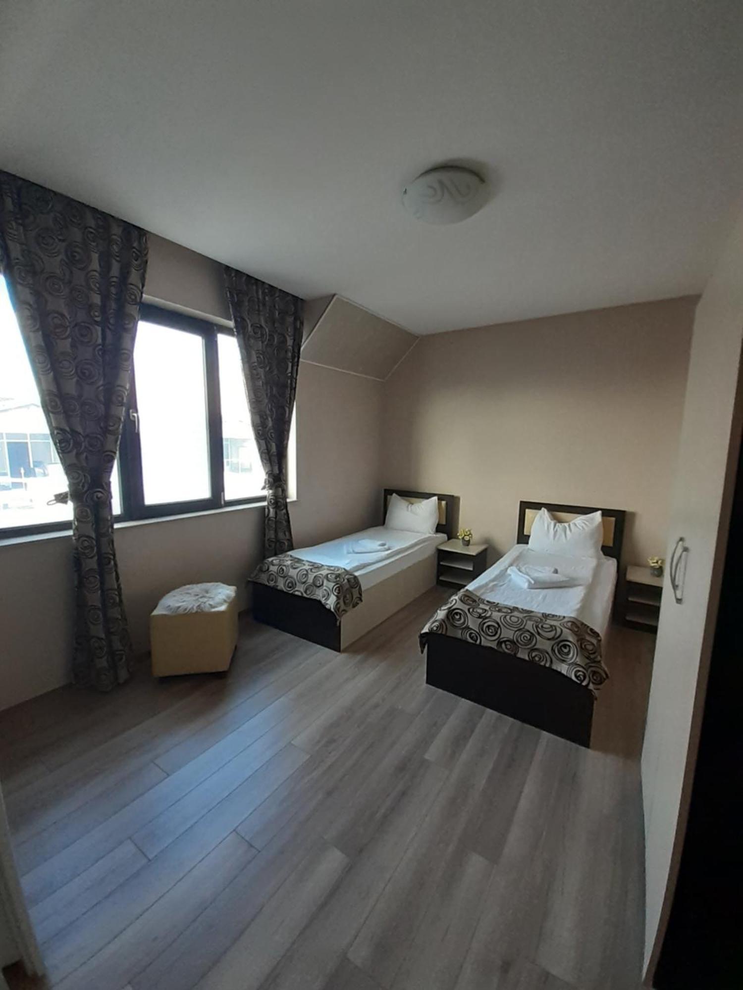Alexander Hotel أسينوفغراد المظهر الخارجي الصورة
