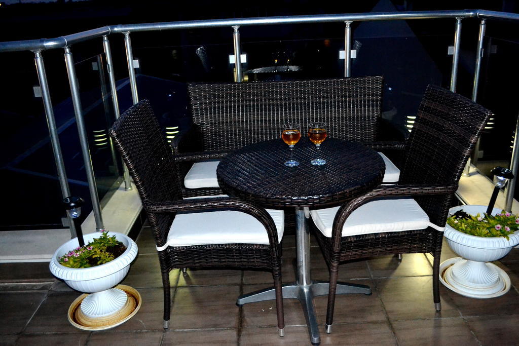 Alexander Hotel أسينوفغراد المظهر الخارجي الصورة