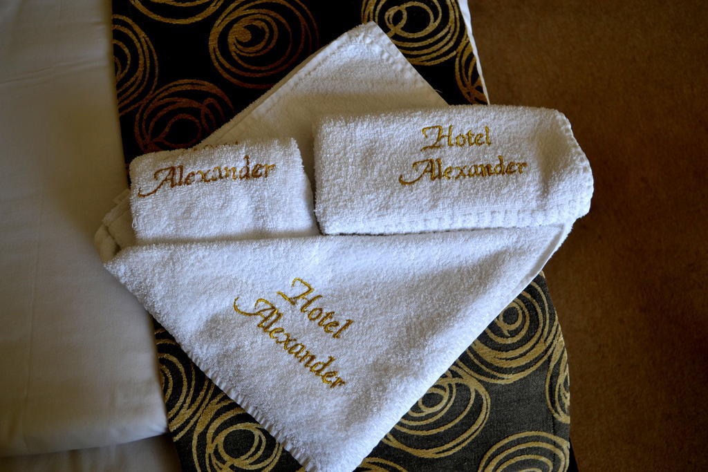 Alexander Hotel أسينوفغراد الغرفة الصورة