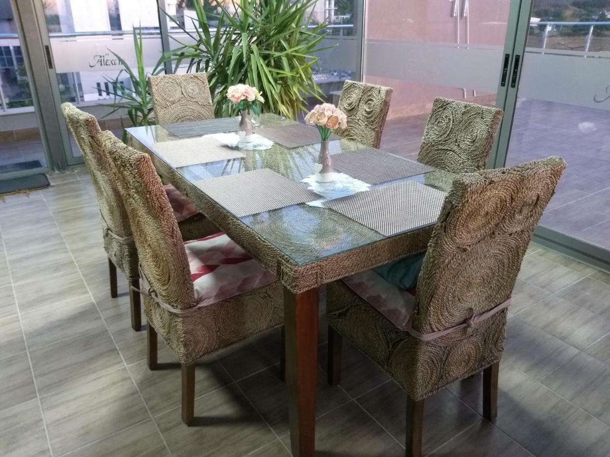 Alexander Hotel أسينوفغراد المظهر الخارجي الصورة