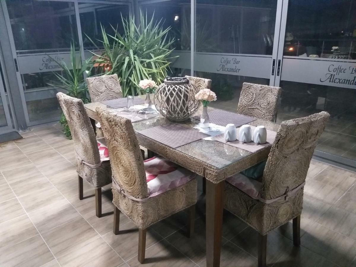 Alexander Hotel أسينوفغراد المظهر الخارجي الصورة